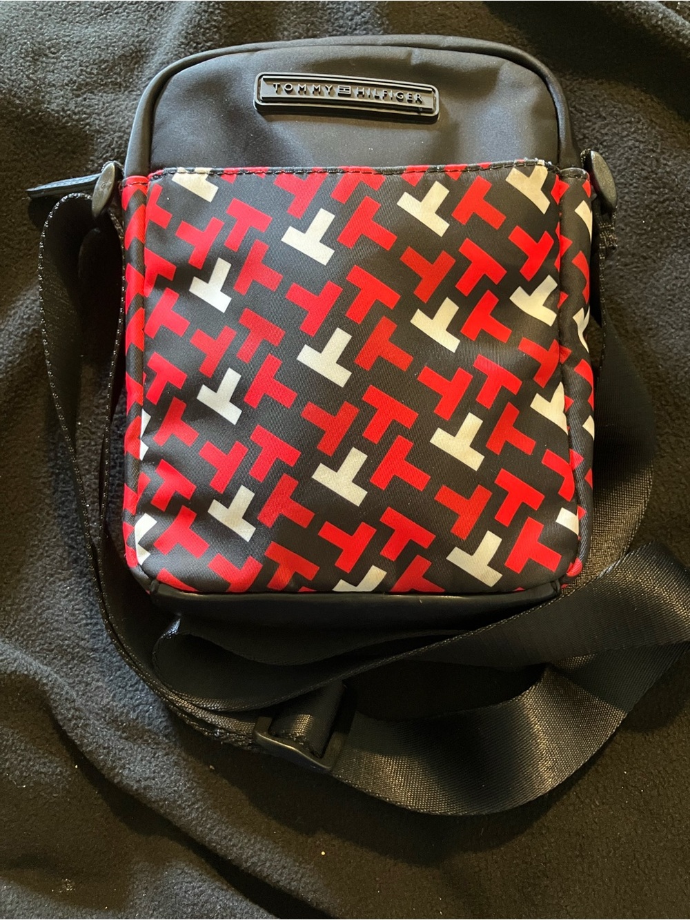Tommy Hilfiger Monogram Crossbody Bag Red Black White Geometric Camera Purse